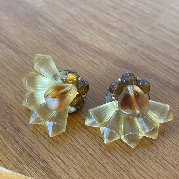 Vintage Beaded Yellow and Brown Clip On Earrings - Picture 5 of 7